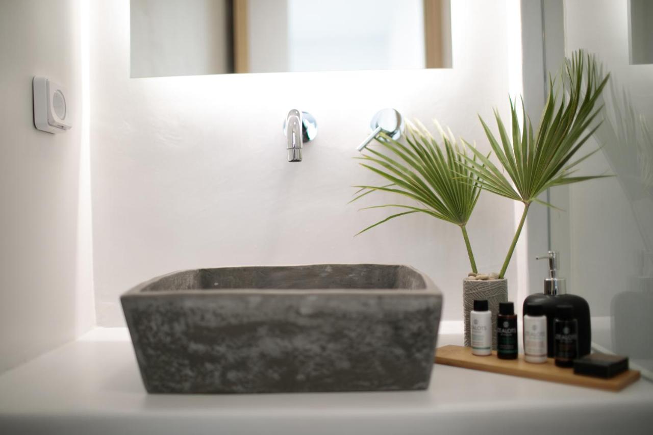 Seanfinity Beachfront Suites Mikri Vigla Buitenkant foto