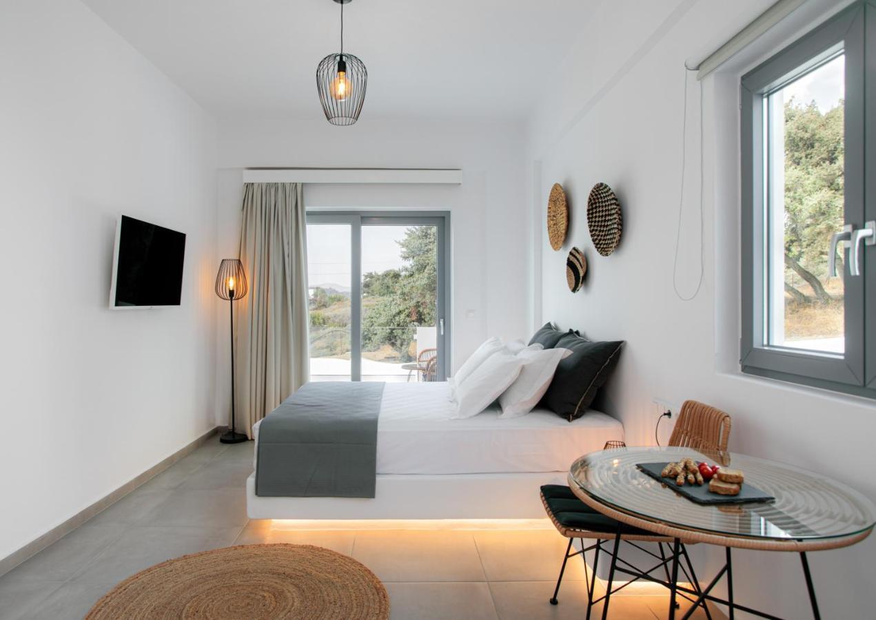 Seanfinity Beachfront Suites Mikri Vigla Buitenkant foto
