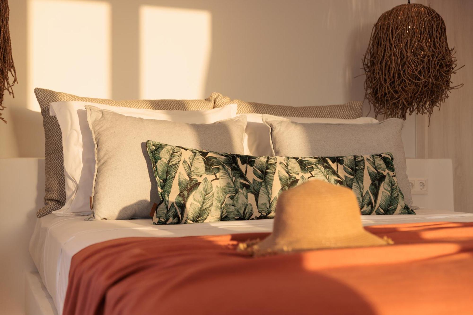 Seanfinity Beachfront Suites Mikri Vigla Buitenkant foto