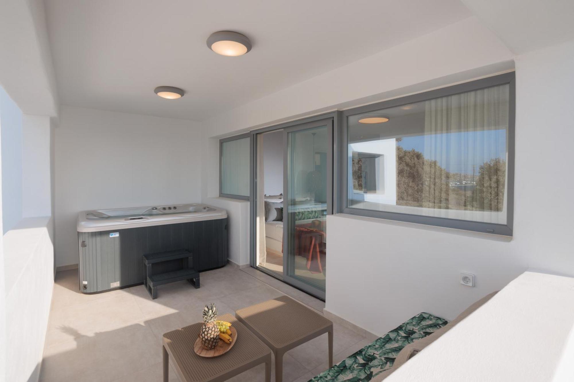 Seanfinity Beachfront Suites Mikri Vigla Buitenkant foto