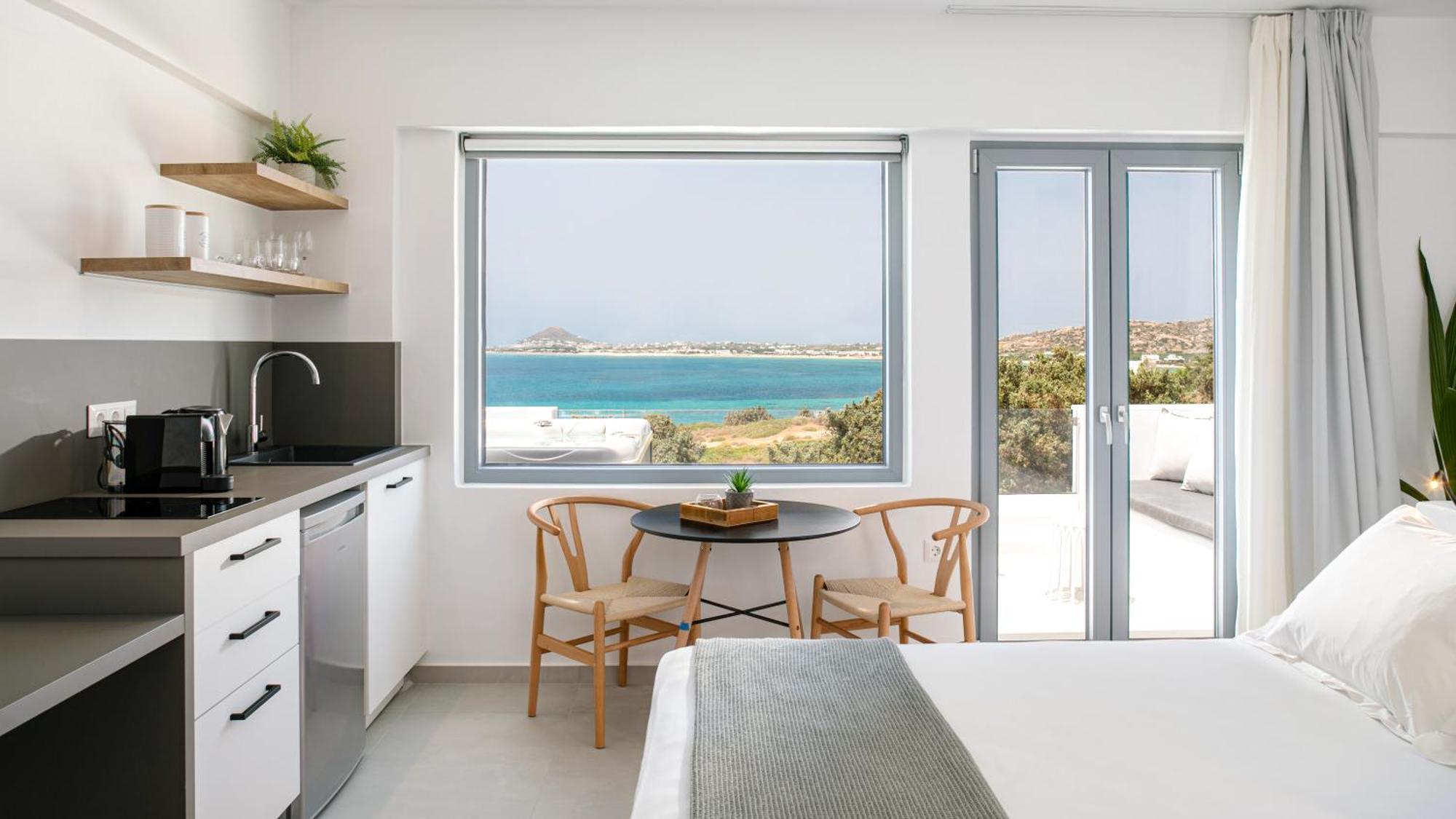 Seanfinity Beachfront Suites Mikri Vigla Buitenkant foto