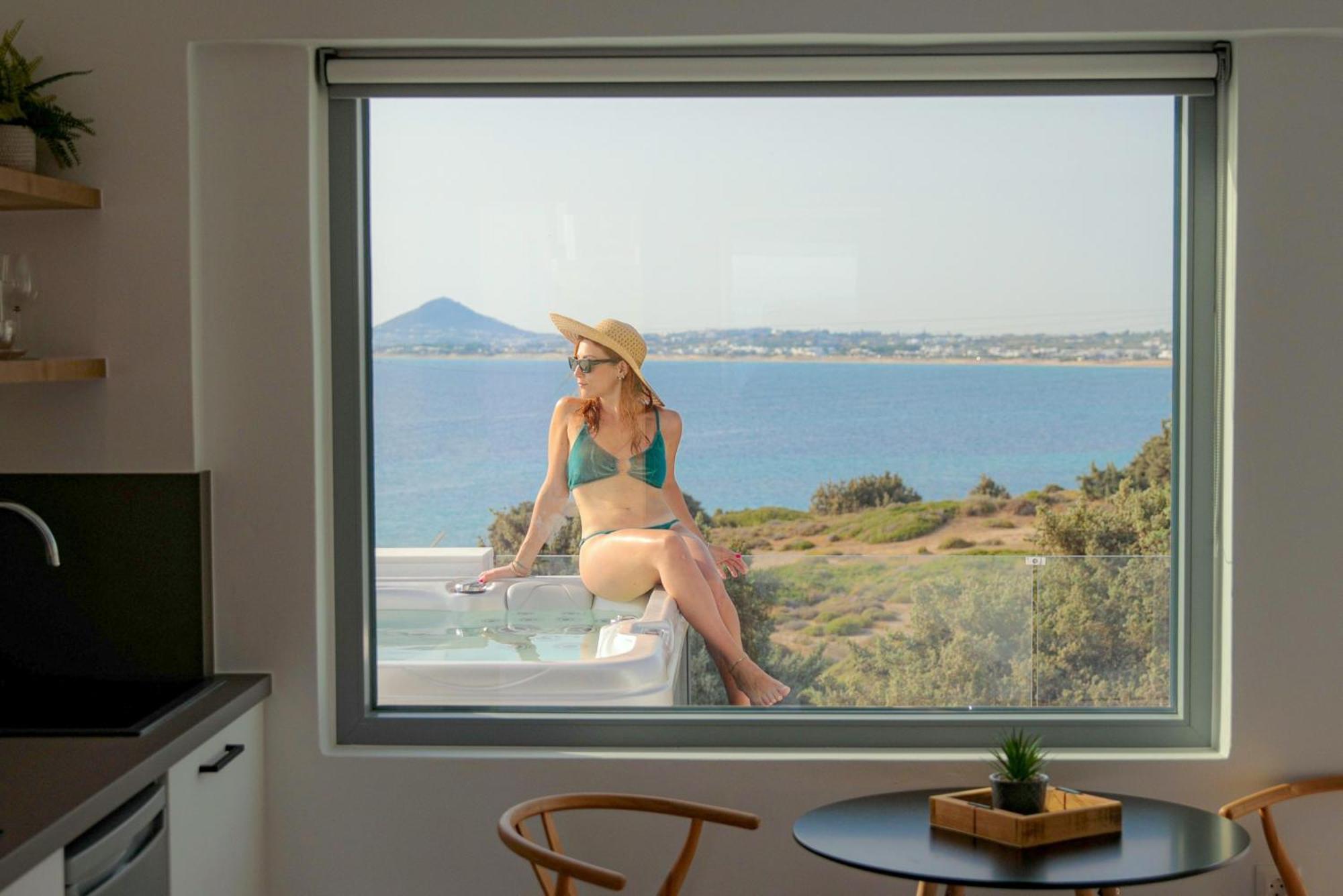 Seanfinity Beachfront Suites Mikri Vigla Buitenkant foto